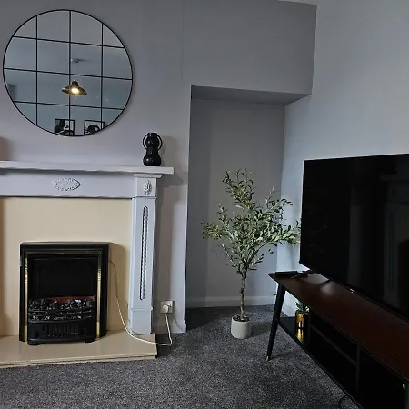 Будинок відпочинку Homebird - East Park House *