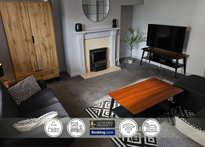 Nyaraló Spacious 3-bedroom Semi Detached House By Homebird Management Short Lets & Serviced With Private Parking & Garden