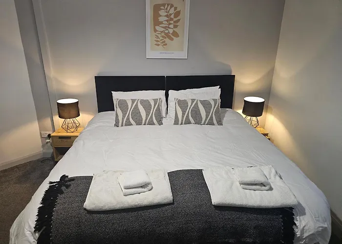 Spacious 3-bedroom Semi Detached House By Homebird Management Short Lets & Serviced With Private Parking & Garden