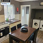 Spacious 3-bedroom Semi Detached House By Homebird Management Short Lets & Serviced With Private Parking & Garden * Leeds